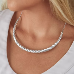 Half Twist Necklace