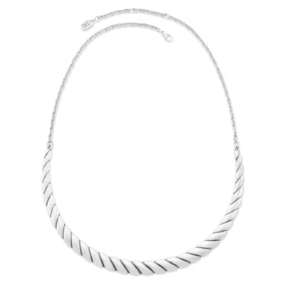 Half Twist Necklace