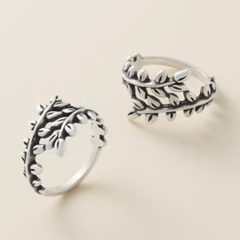 Delicate Vines Ring