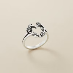 Flowering Vines Heart Ring
