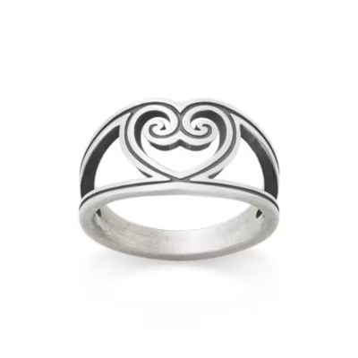 Traced Lines Heart Ring